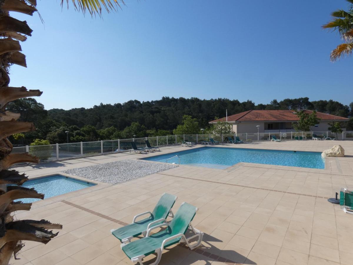 Residence Les Pins Parasols De La Roque รอกเกอบรูน-ซูร์-อาร์ฌ็องส์ ภายนอก รูปภาพ