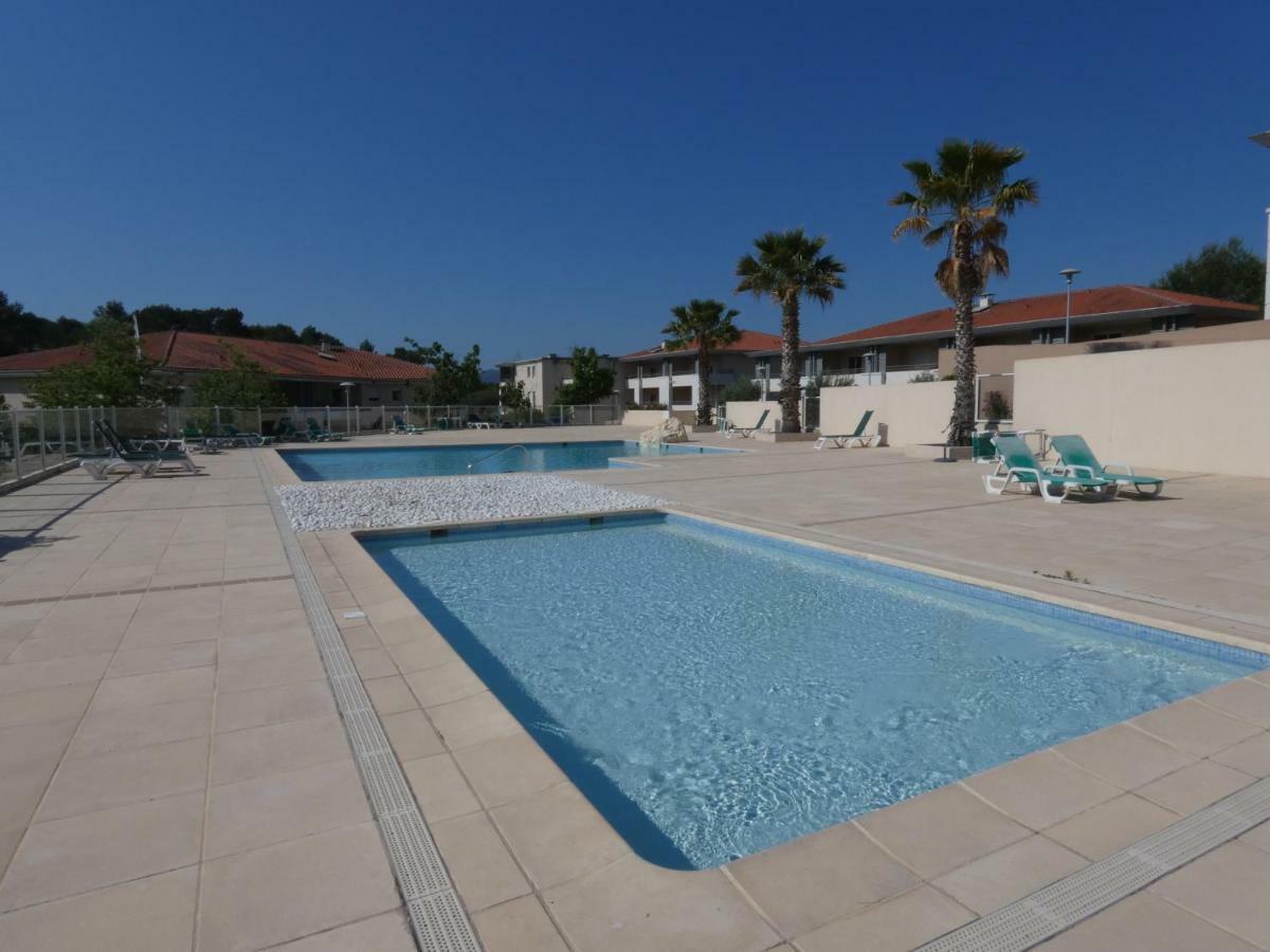 Residence Les Pins Parasols De La Roque รอกเกอบรูน-ซูร์-อาร์ฌ็องส์ ภายนอก รูปภาพ