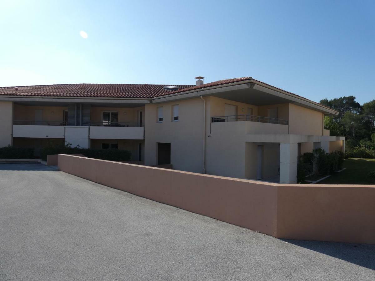 Residence Les Pins Parasols De La Roque รอกเกอบรูน-ซูร์-อาร์ฌ็องส์ ภายนอก รูปภาพ